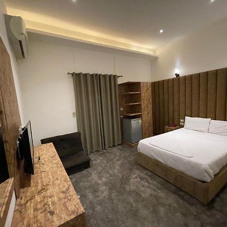 Valencia Ap Cairo Hotel Ngoại thất bức ảnh