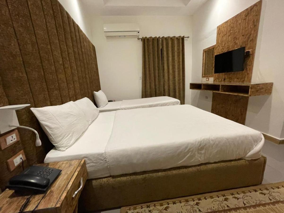 Valencia Ap Cairo Hotel Ngoại thất bức ảnh